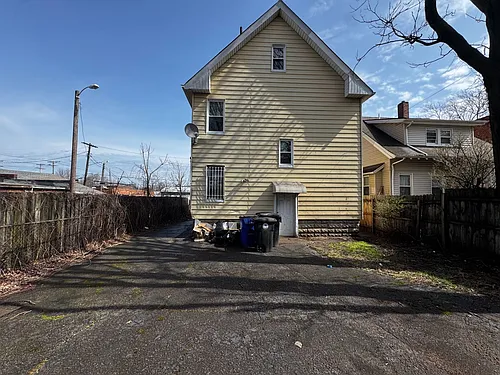 880 Stevenson Rd Cleveland, Oh. 44110 Photo 1