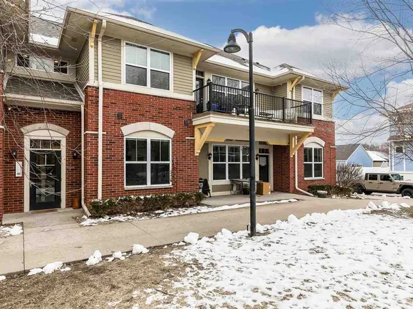 1185 Foster Rd, Iowa City, IA 52245
