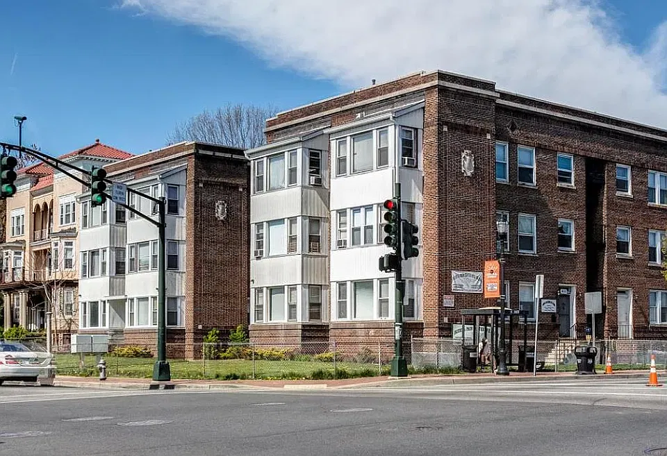 208 S Harrison St #32