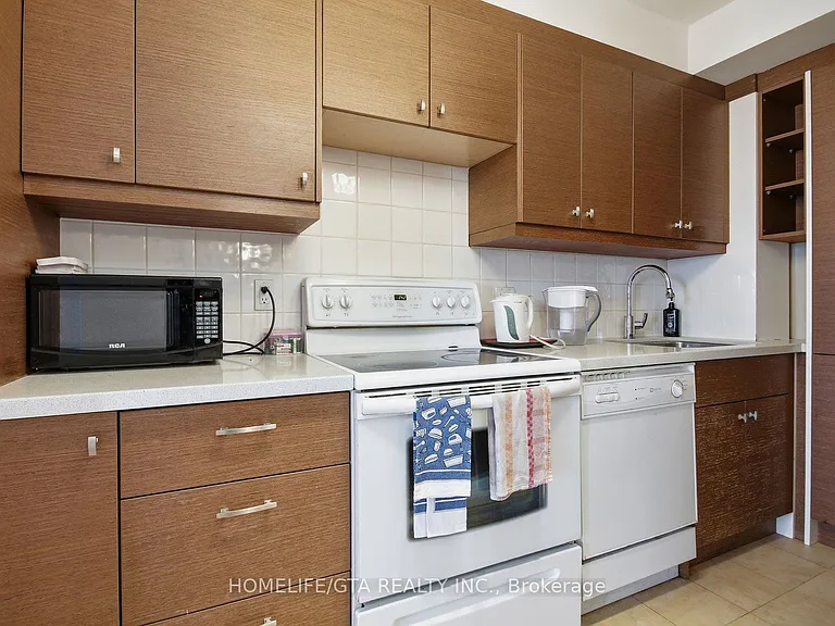 284 Bloor St W #903 — Photo 7