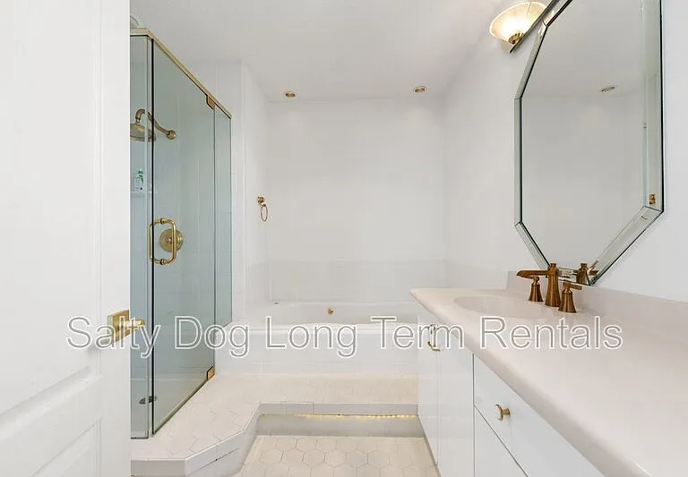 626-1 Riverside Dr — Photo 31