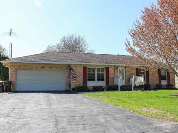 219 Palm Dr, Lena, IL 61048