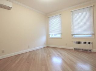 1887 Hart St #1C, Ridgewood, NY 11385