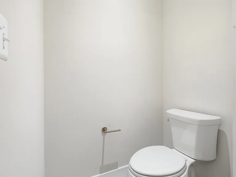 153 Locke St — Photo 29