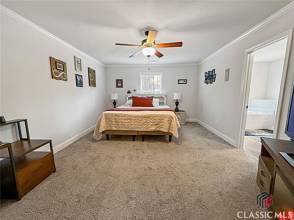 5th image of 132 Westwood