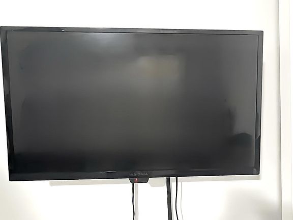 Smart TV with WiFi and streaming services