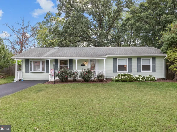 108 N Alder Ave, Sterling, VA 20164