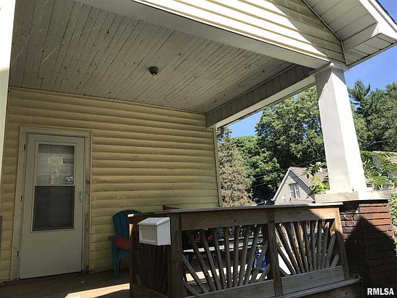 3rd image of 1026 E Behrends Ave