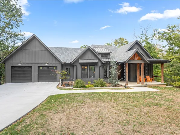 28 Attleborough Ln, Bella Vista, AR 72714