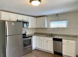 20 Hargrave Ave APT 4, Holliston, MA 01746