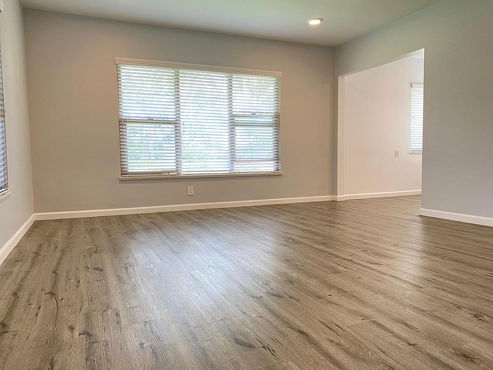 Spacious, upgraded , quiet, and clean!