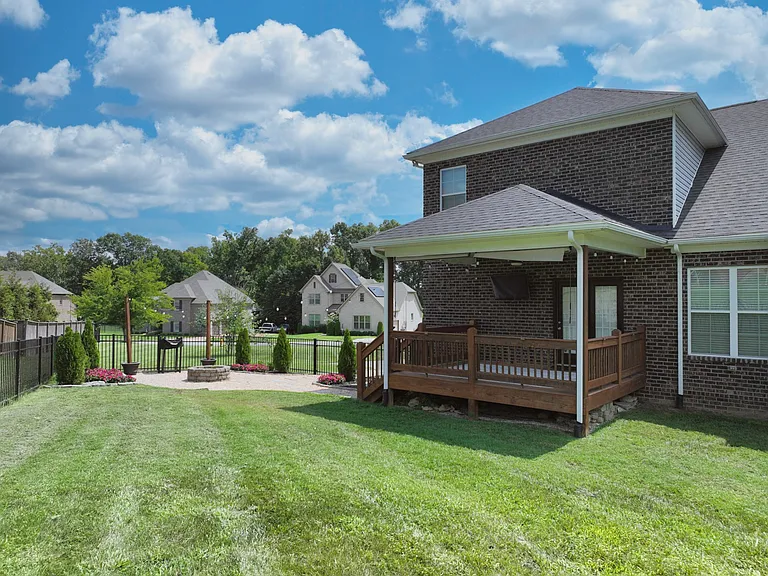 289 Crooked Creek Ln — Photo 4