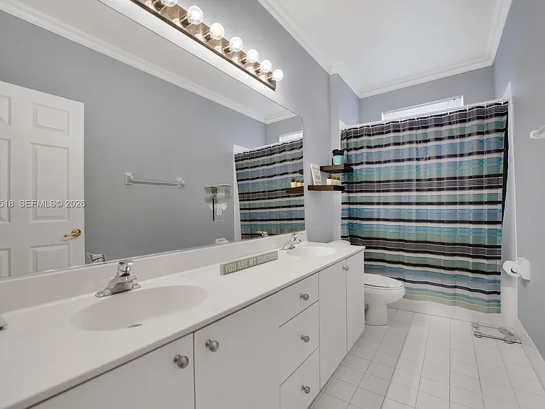 19500 SW 39th Ct — Photo 23