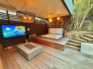 1905 Weepah Way, Los Angeles, CA 90046