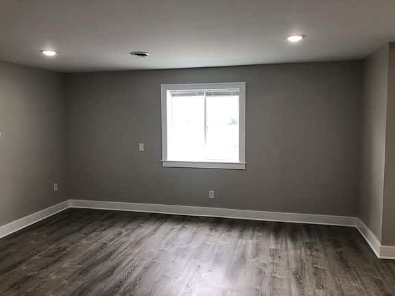 3rd image of 90 Roseville St