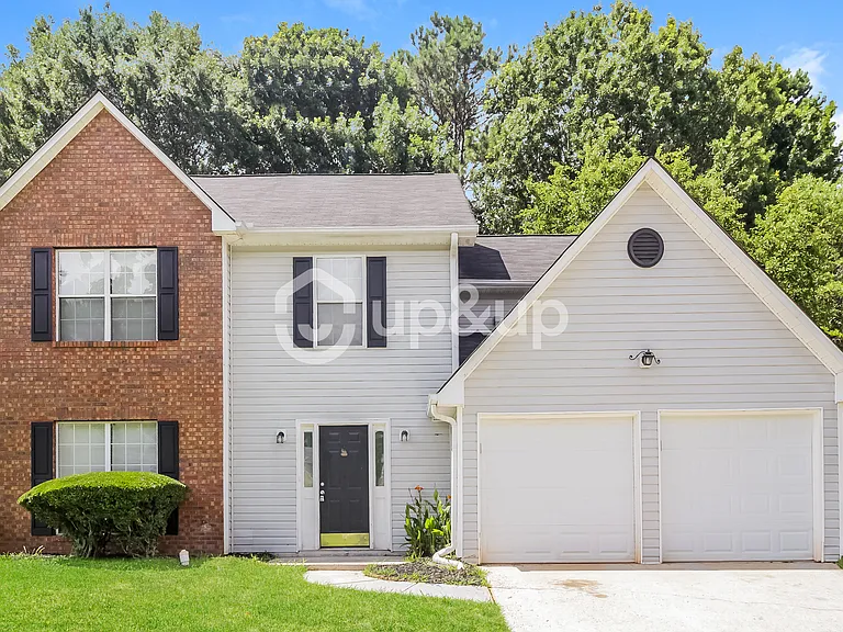 1122 W Shore Dr — Photo 1