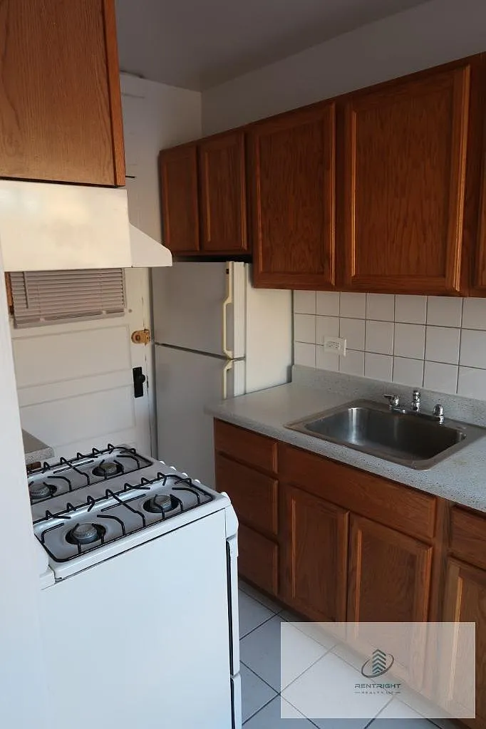 1 bed, 1.0 bath, 900 sqft, $1,500 — Photo 2