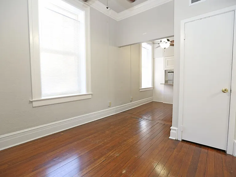 101 S Victory St #208 — Photo 10
