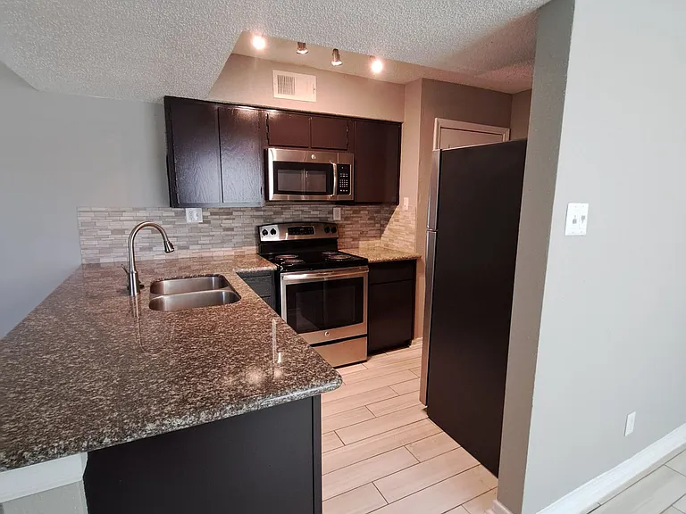Island Bay Resort Apartments — Photo 61