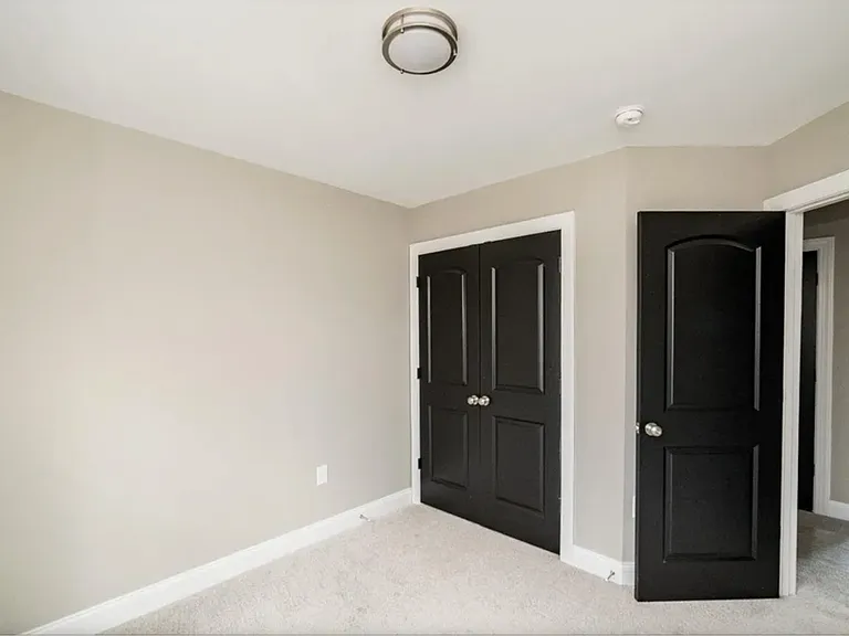 9 Emanuel Ct #9 — Photo 8