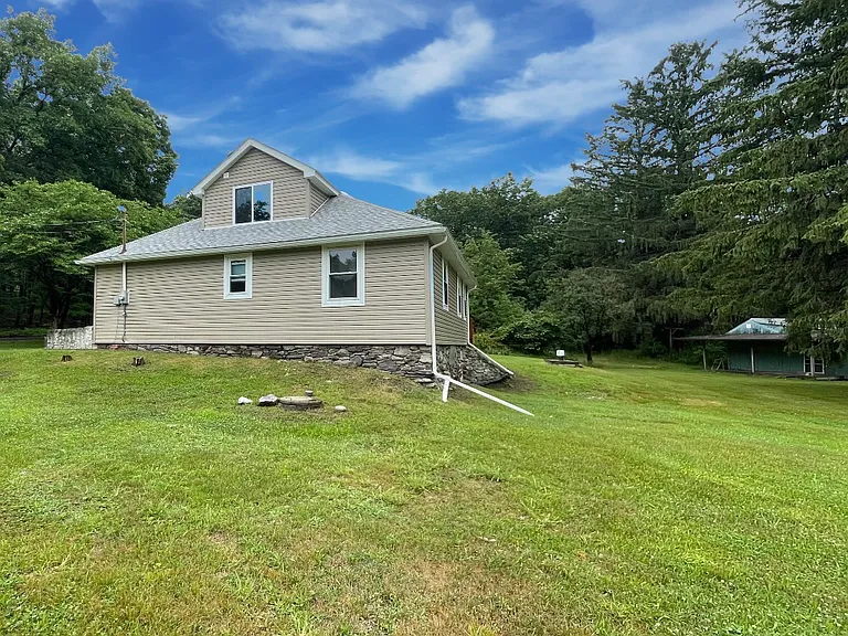 199 Hardytown Rd — Photo 33