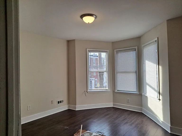 1100 Green St — Photo 15