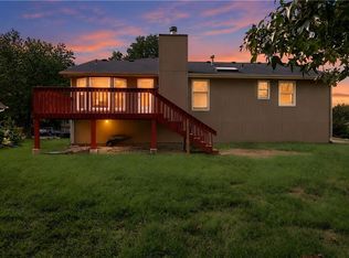 2129 Sunset Cir, Pleasant Hill, MO 64080