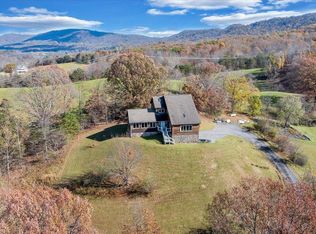 35 Fawn Ct, Roanoke, VA 24012