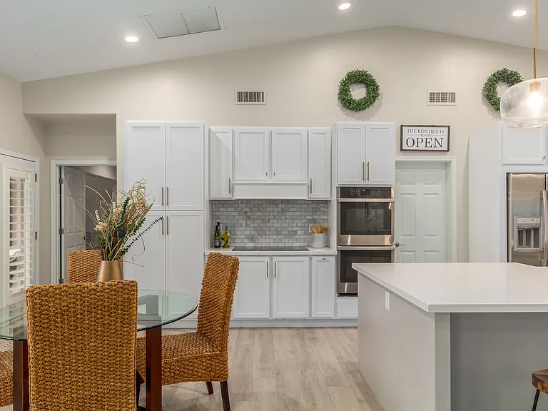 10829 N Pinto Dr — Photo 8