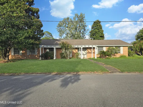 100 Pampas Dr, Long Beach, MS 39560