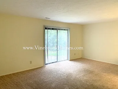 2526 Spring Valley Pike — Photo 3