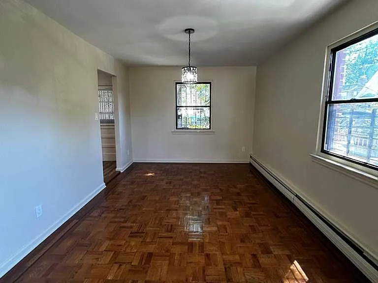 1149 E 219th St — Photo 3