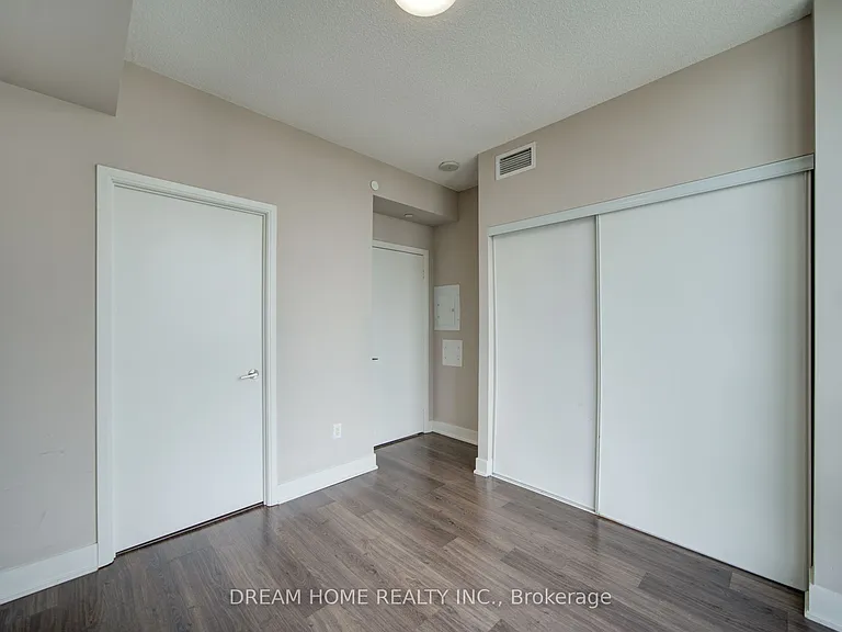 30 Roehampton Ave #2902 — Photo 27