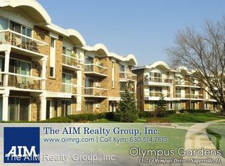 19 Olympus Dr APT 3B, Naperville, IL 60540