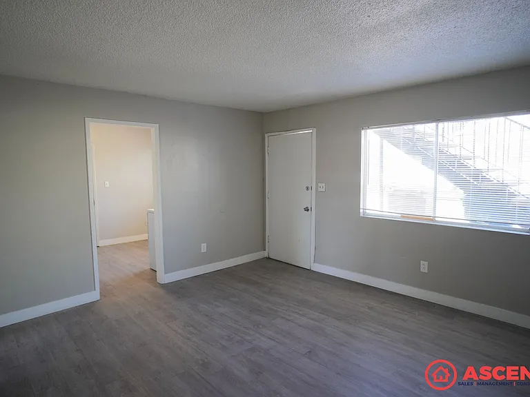 117 Woodrow Avenue — Photo 3