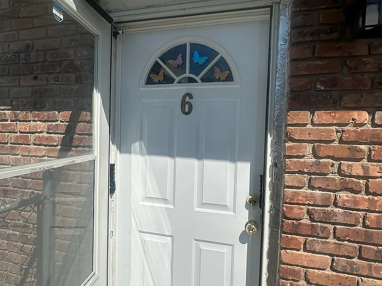 6 Whitman Ct — Photo 2