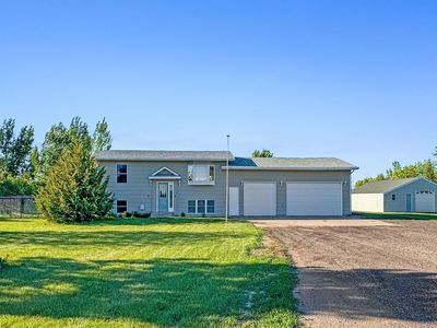 10101 11th Ave SE, Minot, ND, 58701