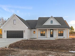 300 Spry Way, Killen, AL 35645