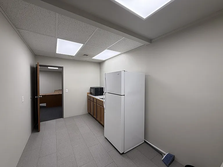 217 E Woodin Ave #2-F — Photo 9