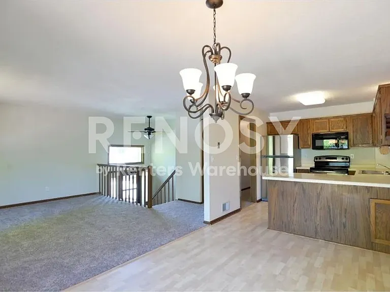 2323 Amberwood Dr — Photo 26