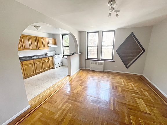 3rd image of 585 E 21st St APT 5I