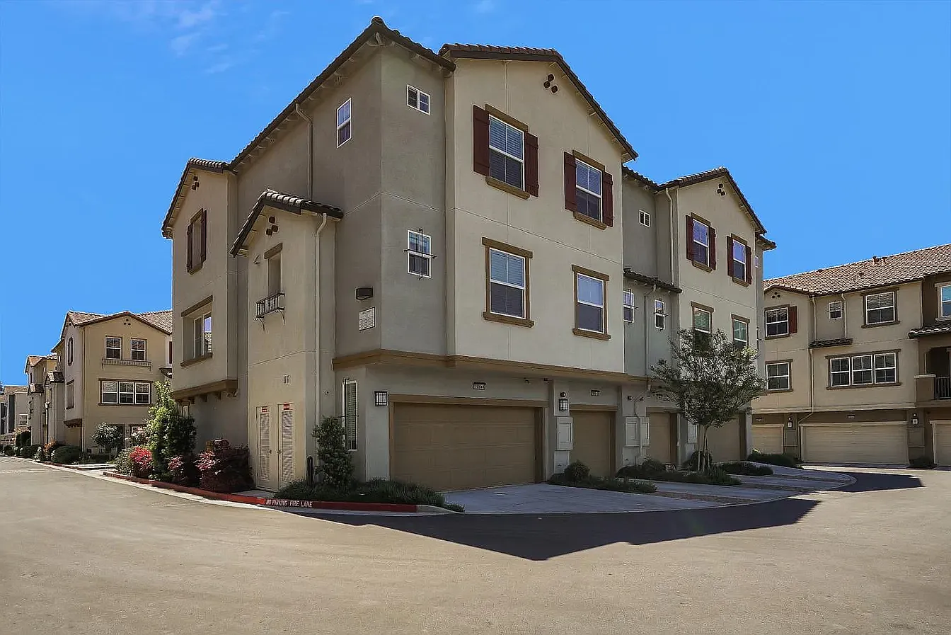 2618 Celadon Cir — Photo 3