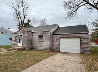 700 Drake Ave, Windom, MN 56101