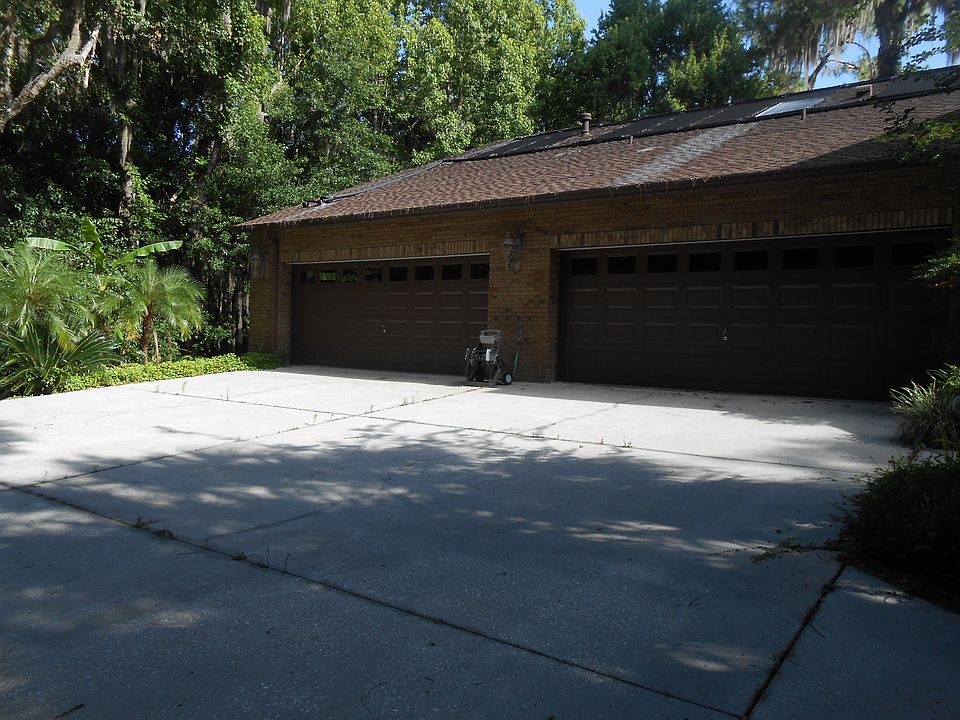 Oversized 4 Car Garage