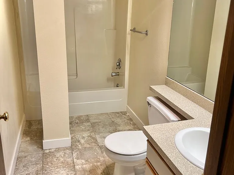 Tuscany Apartments — Photo 32