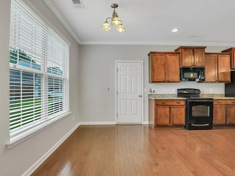 10 Shady Grove Ct — Photo 15