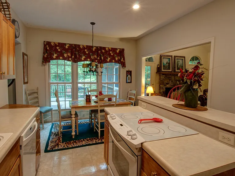 Ottaray Ct — Photo 12