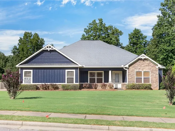 2113 Rockledge Cir, Opelika, AL 36801