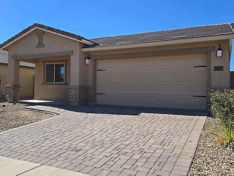 25752 W Samantha Way — Photo 2