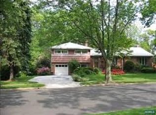 55 Hawthorne Rd, Essex Fells, NJ 07021